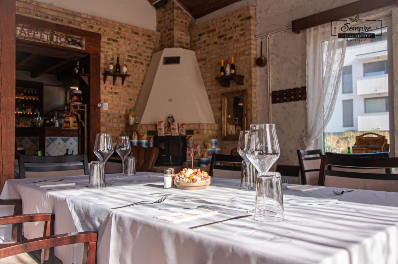 Bed and Breakfast Sempre Étterem És Panzió à Székesfehérvár Extérieur photo